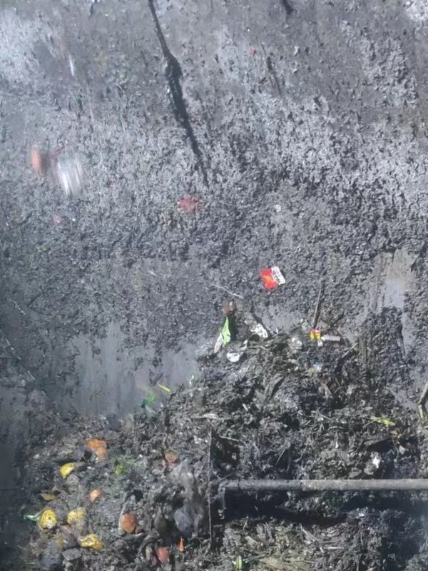 东阁镇污水池清理