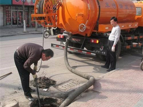 东阁镇清掏化粪池,健康生活从这里开始